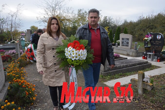 Vékony Beáta és Brasnyó Nándor Nádalján is koszorúzott (Paraczky László felvétele) Vékony Beáta és Brasnyó Nándor Nádalján is koszorúzott (Paraczky László felvétele)
