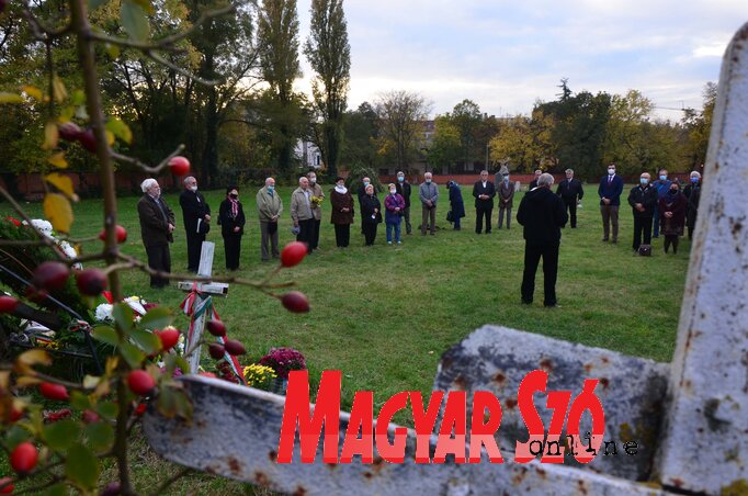 Egyházaink képviselői imádságot mondanak (Dávid Csilla felvétele) Egyházaink képviselői imádságot mondanak (Dávid Csilla felvétele)