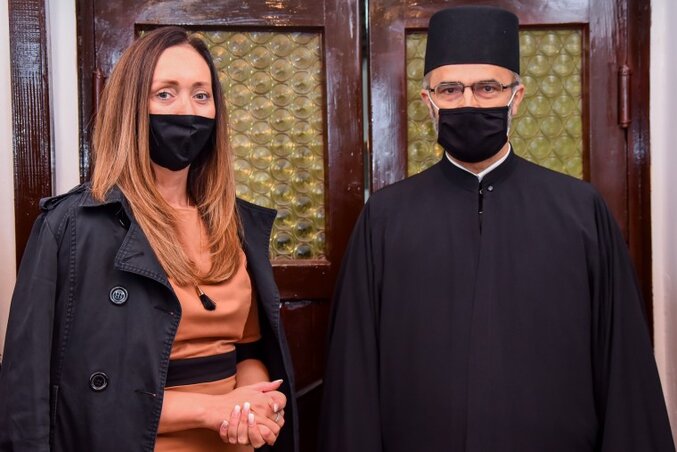 Dragana Milošević és Irinej Bulović bácskai püspök (Fotó: vojvodina.gov.rs)