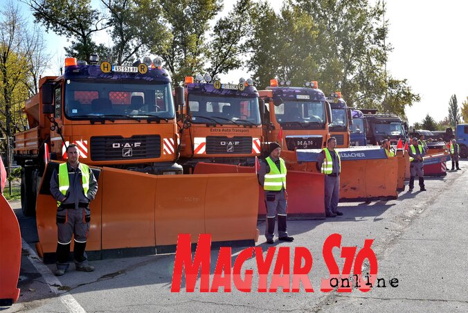 Az utak karbantartását idén is az Extra-Auto Transport vállalat végzi (Fotó: Gergely Árpád) Az utak karbantartását idén is az Extra-Auto Transport vállalat végzi (Fotó: Gergely Árpád)