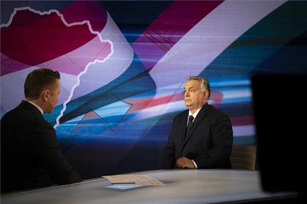 Orbán Viktor interjút ad a TV2 Tények című műsorában (Fotó: MTI/Miniszterelnöki Sajtóiroda)