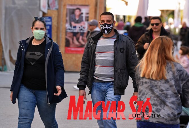 Kritikussá vált a járványügyi helyzet a tartományi székvárosban, egy lépésnyire vagyunk a rendkívüli helyzet bevezetésétől. Tegnap az utcákon még semmi sem utalt arra, hogy nagyobb baj lenne