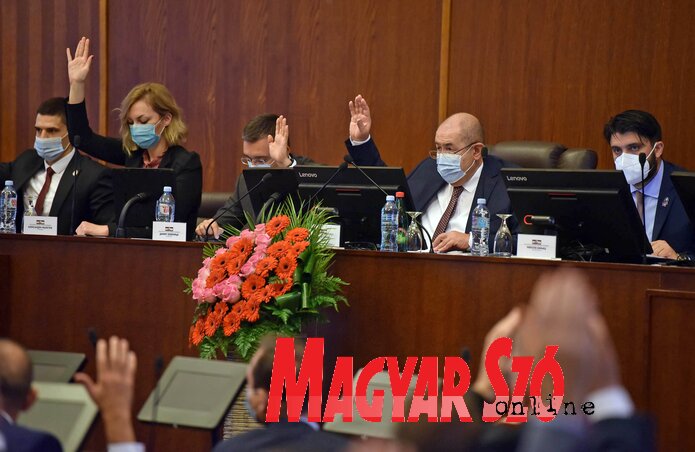 Negyedik ülését tartja a vajdasági tartományi parlament (Ótos András felvétele) Negyedik ülését tartja a vajdasági tartományi parlament (Ótos András felvétele)