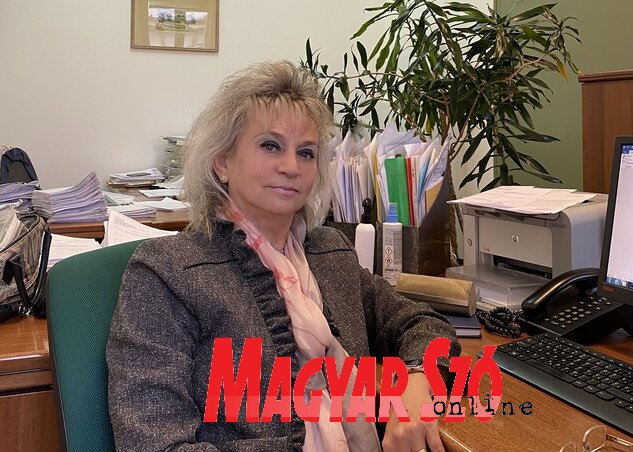 Dr. Tóth-Glemba Klára (Kónya-Kovács Otília felvétele) Dr. Tóth-Glemba Klára (Kónya-Kovács Otília felvétele)