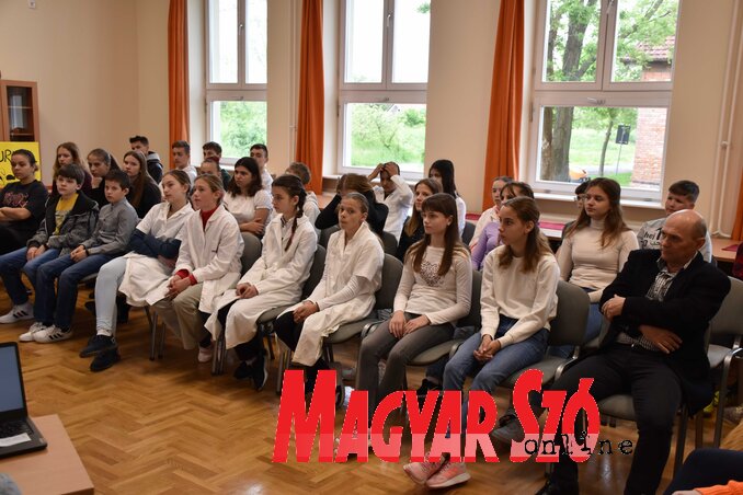 Összesen harminc diák vett részt a versenyen (Gulyás Réka felvételei) Összesen harminc diák vett részt a versenyen (Gulyás Réka felvételei)