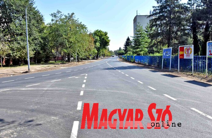 Hétszázötven méter utat aszfaltoztak ki (Fotó: Gergely Árpád)