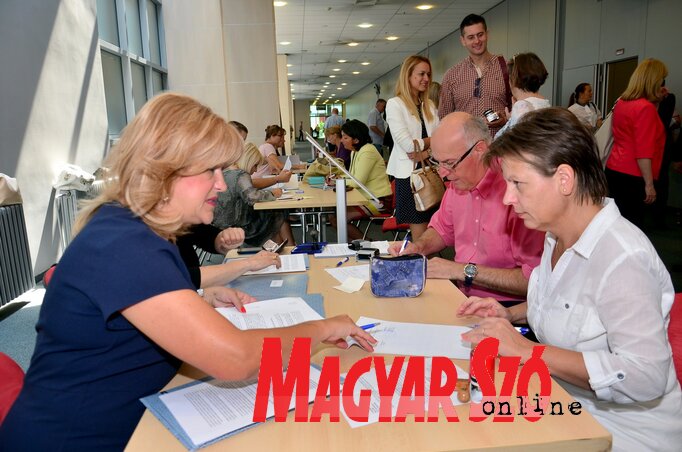 A szerződés aláírása A szerződés aláírása