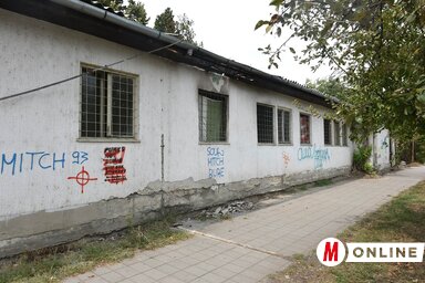 A Branko Bajić utca 10. alatti elhagyott objektumok helyére minden bizonnyal irodaházat építenek (Ótos András felvétele)