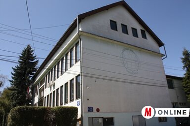 A tantermek felőli részen szigetelik majd az iskolaépületet még az idén (Kazinczy Paszterkó Diana felvétele)