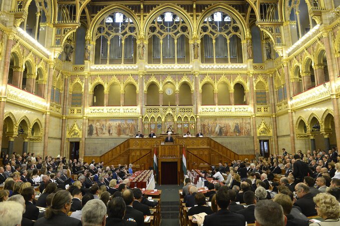 Az elismeréseket az Országház Felsőházi termében adták át (Fotó: MTI)