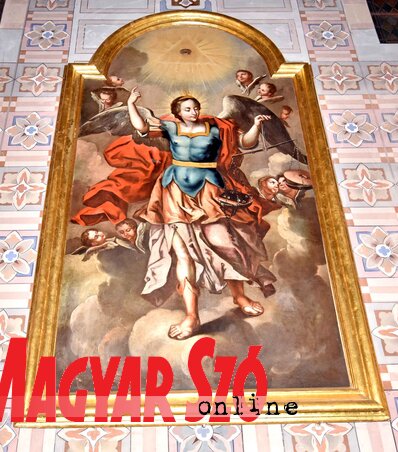 Szent Mihály arkangyal (1741) az első templom barokk főoltárképe (Gergely Árpád felvétele) Szent Mihály arkangyal (1741) az első templom barokk főoltárképe (Gergely Árpád felvétele)