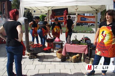 A Szociális Központ csapata előkészület közben (Sihelnik Ágnes felvétele)