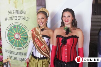 Ramona Grubanov, az idei, és Helena Milanković, a tavalyi királynő (kép: Lukács Melinda)