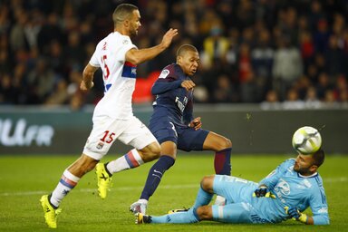 A párizsi rangadó főszereplői: Morel, Mbappe és Lopes (Fotó: Beta/AP)