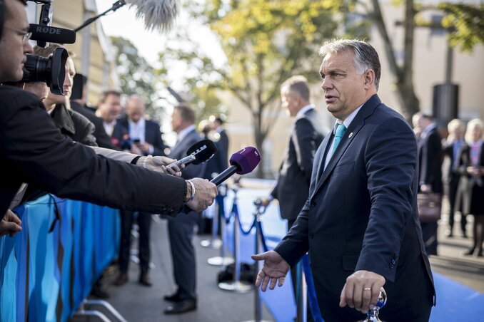 Orbán Viktor nyilatkozatot ad Tallinban (Fotó: MTI)