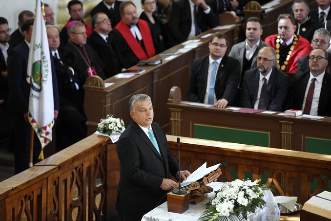 Orbán Viktor beszédet mond a tanévnyitón (Fotó: MTI)