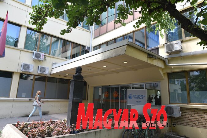 Újvidéken túl sok a régi, rosszul szigetelt épület, ezért egyelőre nem vezetik be a fogyasztásmérő-berendezések általi megfizettetést (Ótos András felvétele)