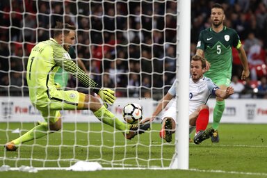 Harry Kane gólja a szlovének ellen (Fotó: Beta/AP)