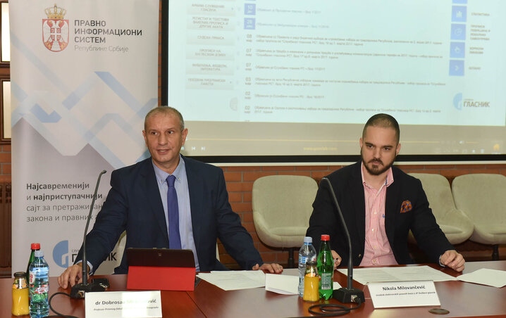 A kerekasztal-beszélgetés résztvevői Dobrosav Milovanović és Nikola Milovančević (Fotó: Ótos András)