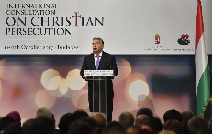 Orbán Viktor magyar miniszterelnök köszöntőt mond a Válaszok keresése egy hosszú ideje elhallgatott válságra címmel rendezett kétnapos nemzetközi konferencián Budapesten (MTI Fotó: Illyés Tibor)
