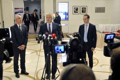 Balog Zoltán, Semjén Zsolt és Azbej Tristan helyettes államtitkár a sajtótájékoztatón (Fotó: MTI)