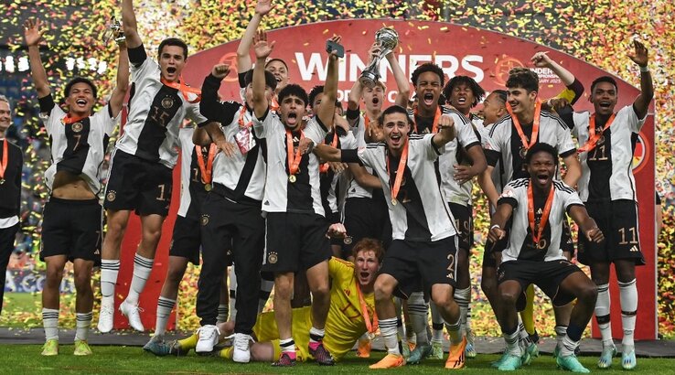 Ünnepelnek a német fiúk (Fotó: UEFA) Ünnepelnek a német fiúk (Fotó: UEFA)