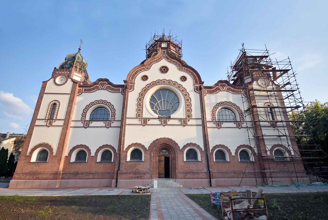 A zsinagóga már nem ázik be (Gergely Árpád felvétele)