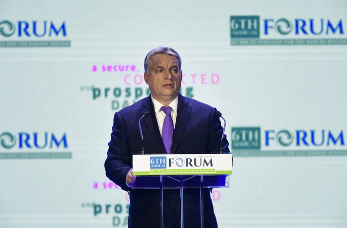 Orbán Viktor magyar miniszterelnök beszédet mond a Duna Régió Stratégia budapesti fórumán (MTI Fotó: Szigetváry Zsolt)