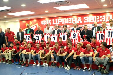 A Rajko Mitić Stadionban koktélpartit rendeztek abból az alkalomból, hogy a C. zvezda 1978-ban legyőzte az Arsenalt az UEFA-kupa nyolcaddöntőjében (Fotó: Beta)