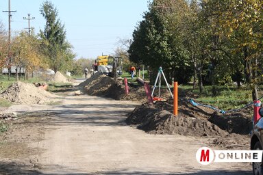 Az idén Bácskossuthfalván két utcát kapcsolnak rá a szennyvízelvezető hálózatra (Kazinczy Paszterkó Diana felvétele)