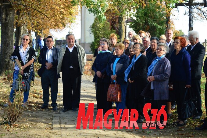 Szenteleky sírjánál (kép: Maletaški Krisztina)