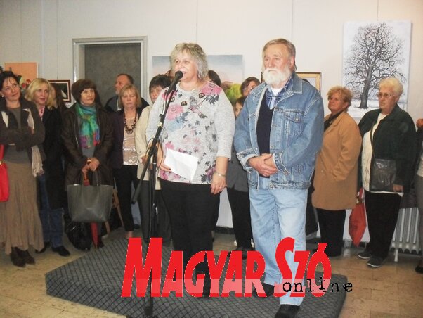 Komáromi Gizella és Török István a kiállításmegnyitón (Fotó: Lukács Melinda)