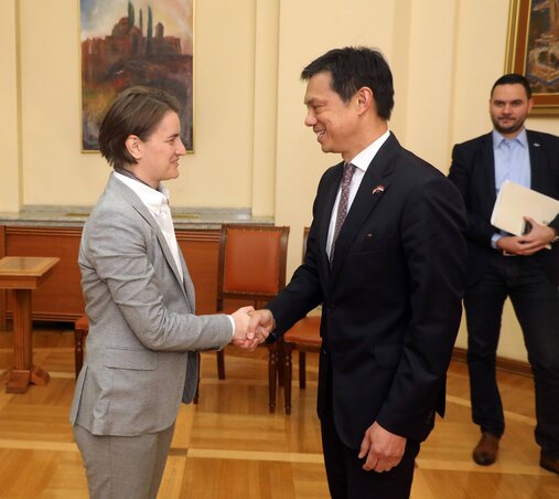 Brian Hoyt Yee Ana Brnabić kabintejében tett látogatása során (Fotó: Beta)