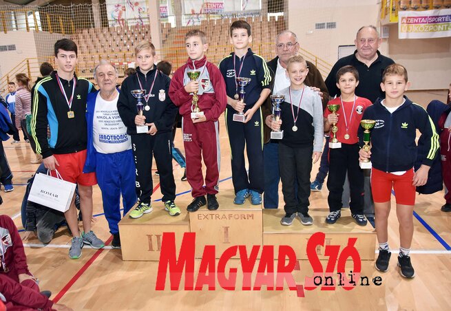 Az emléktorna legjobbjai Az emléktorna legjobbjai