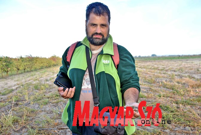 Miroslav Marić legújabb kincseivel (Fotó: Gergely Árpád) Miroslav Marić legújabb kincseivel (Fotó: Gergely Árpád)