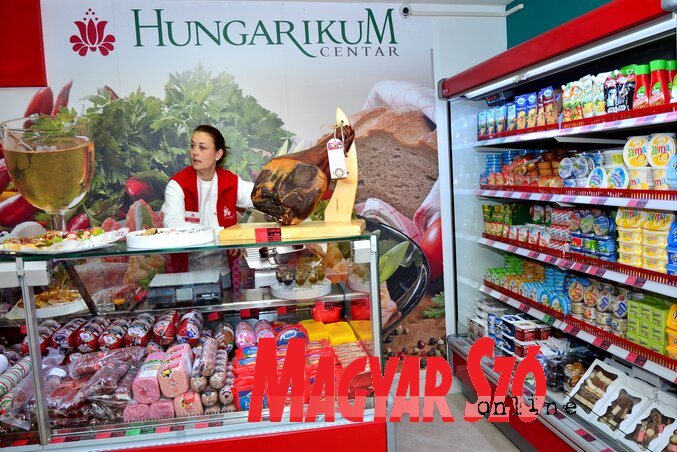 Mintegy 900 magyarországi és vajdasági termék közül válogathatnak a vásárlók (Fotó: Dávid Csilla)