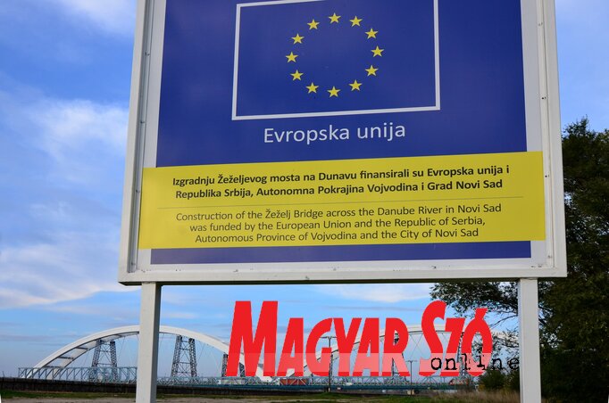Az új híd 53 millió euróba került, ebből valamivel több mint 34 milliót uniós forrásokból teremtettek elő, a többit a tartományi és a városi szervek különítették el
