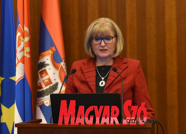 Smiljka Jovanović: A költségvetés nem bő négymilliárd dinár hiánnyal rendelkezik,hanem bő négymilliárd dinár többlettel (Ótos András felvétele)