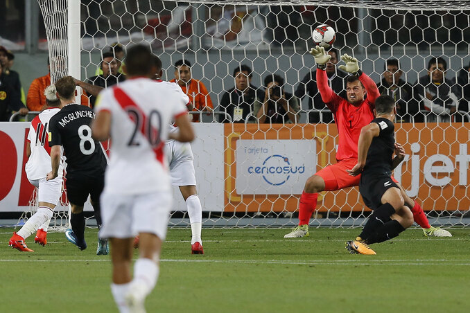 Stefan Marinović új-zélandi kapusnak nem sikerült megállítania Jefferson Frafan lövését (Fotó: Beta/AP)