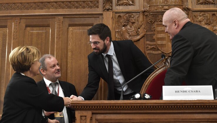 Rasa Juknevičienė, Tüzes Károly, az Országgyűlés Hivatala Külügyi Igazgatóságának Biztonság- és Védelempolitikai Titkársága vezetője, Magyar Levente és Hende Csaba (Fotó: MTI)