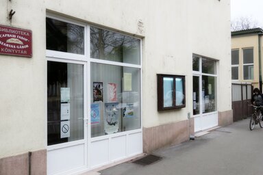 Az adai intézmény könyvállománya sok magyar nyelvű könyvvel bővült, Fotó: Csincsik Zsolt