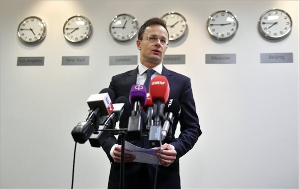 Szijjártó Péter sajtótájékoztatója (Fotó: MTI)