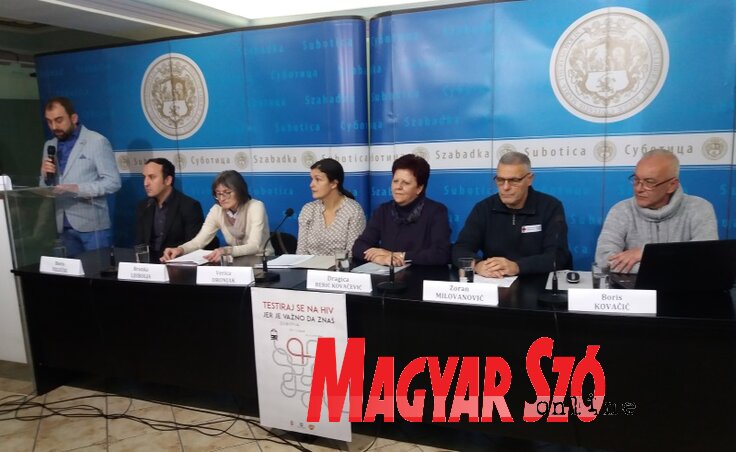 Multiszektorális együttműködésre van szükség – A sajtótájékoztató résztvevői: Vladimir Antić, Boris Telečki, Branka Ljubolja, Verica Dronjak, Dragica Berić Kovačević, Zoran Milovanović, Boris Kovačić (Fotó: Paszterkó Erika)