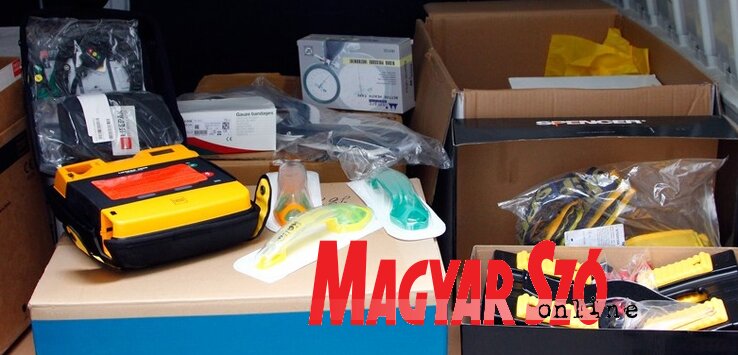 Az életmentő fölszerelés (Faragó Tivadar felvétele)