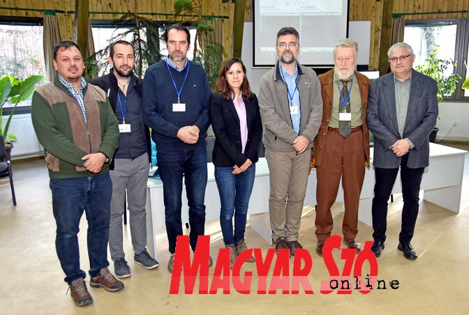 A konferencia előadói: dr. Molnár László (Kassa), dr. Pavel Kvapil (Ljubljana), dr. Marjan Kastelić (Ljubljana), dr. Sós-Koroknai Viktória (Budapest), dr. Erdélyi Károly (Budapest), dr. Sugár László (Kaposvár), dr. Horváth József (Szabadka) (Fotó: Gergely Árpád)