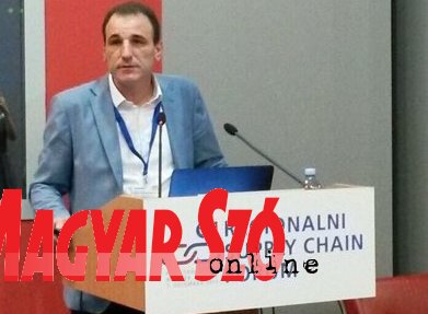 Goran Popović köszöntötte a fórum résztvevőit (Fehér Ildikó felvétele)