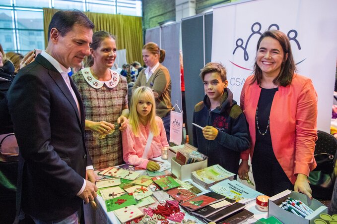 Tuzson Bence, Király Nóra, (b2) és Novák Katalin a tegnapi rendezvényen (MTI)