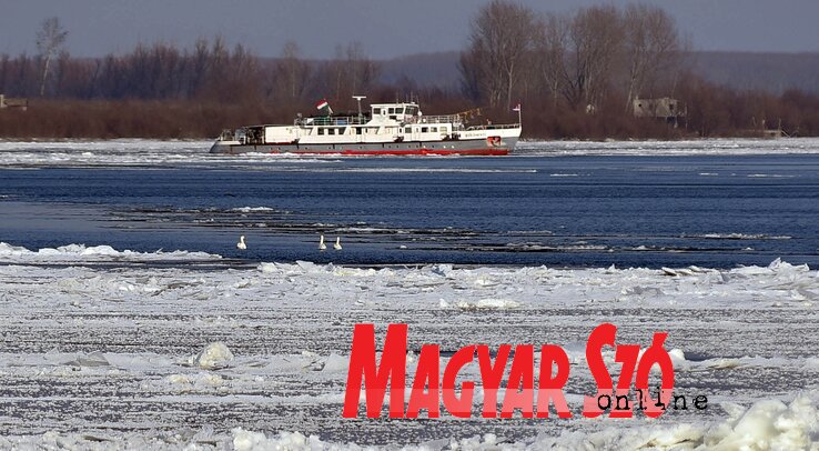 Magyar jégtörő Stari Banovci közelében (Ótos András archív felvétele)