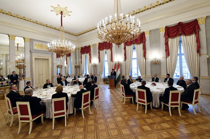 A díszebéd résztvevői (Fotó: MTI)