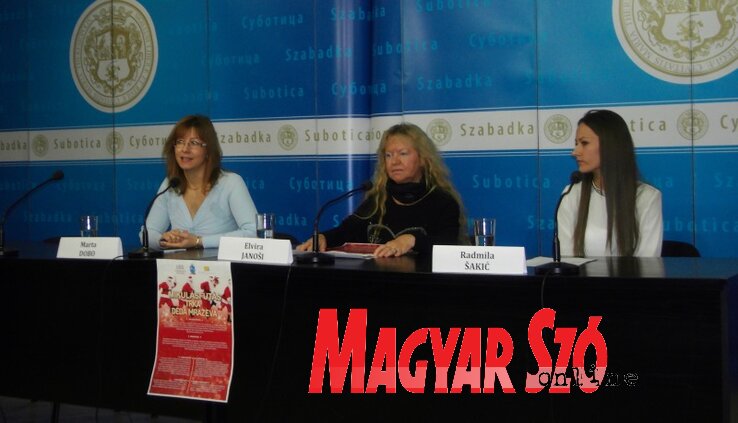 Dobó Márta, Jánosi Elvira és Radmila Šakić (Fotó: Patyi Szilárd)